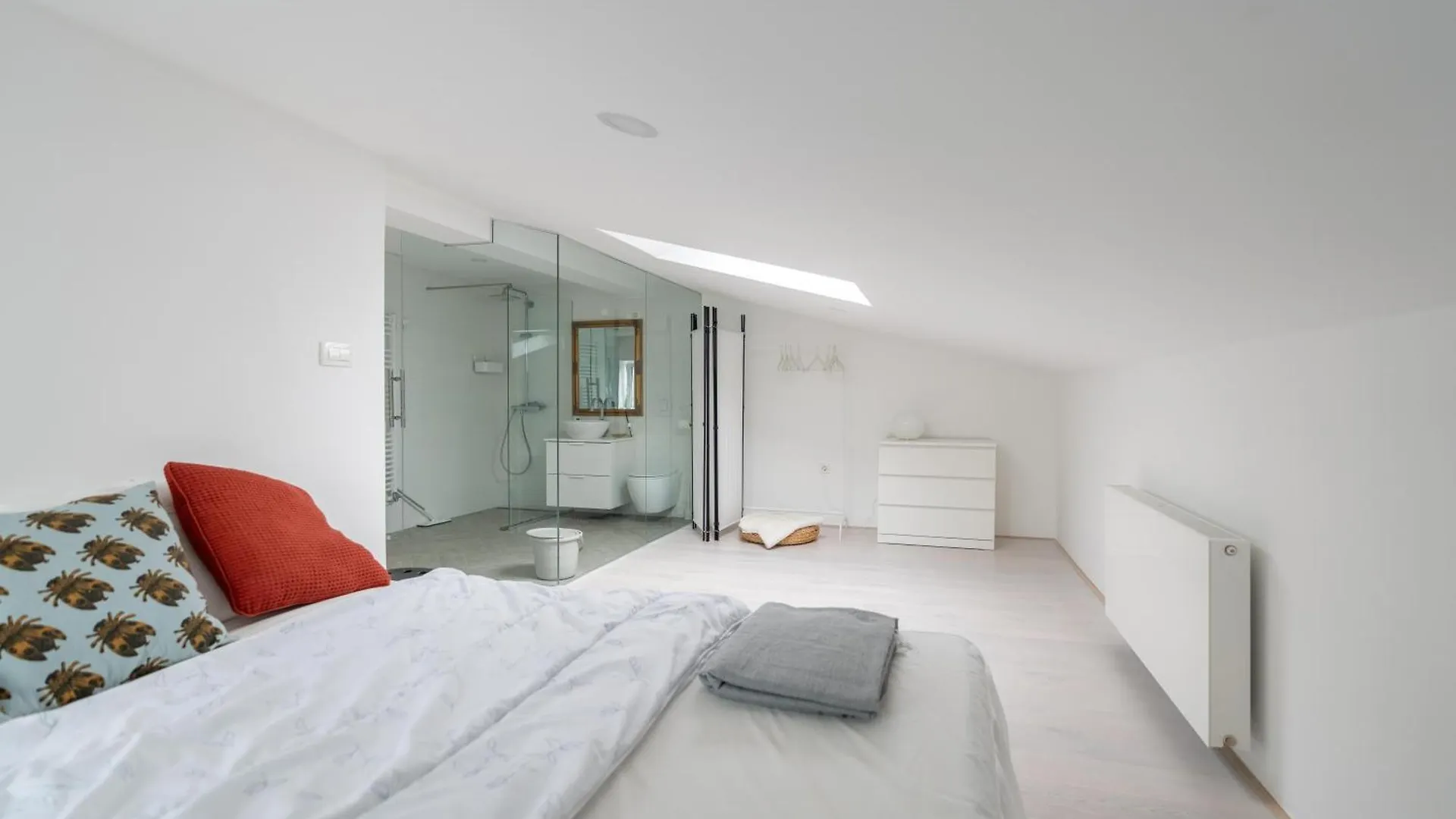 Black & White Apartments Rozna Dolina Lubiana