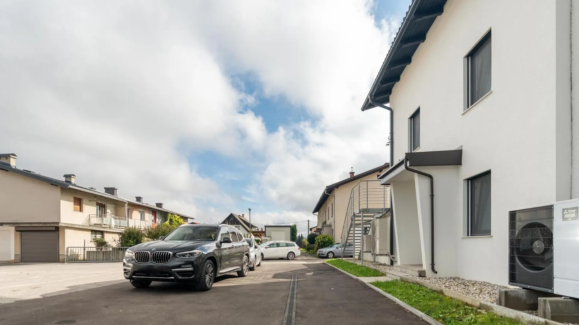 Black & White Apartments Rozna Dolina Lubiana